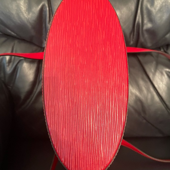 100% GUARANTEED AUTHENTIC Louis Vuitton Saint Jacques Epi Leather GM - Picture 8 of 10